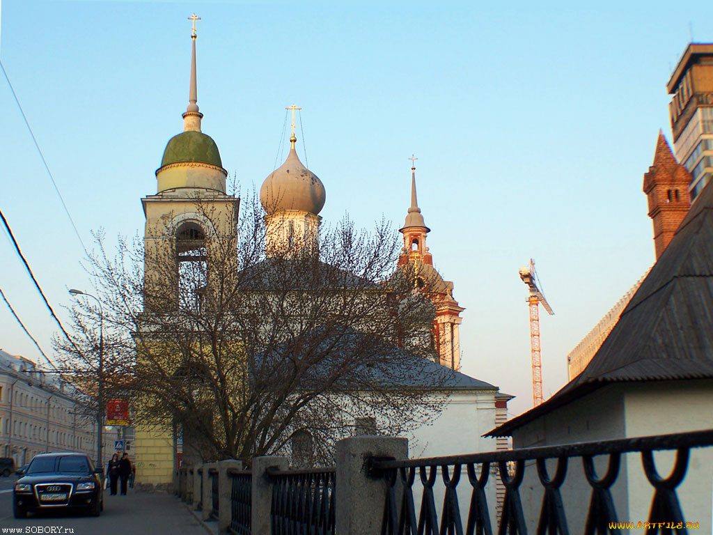 Варварка 3 Москва. Церковь Максима Блаженного на Варварке. Церковь на Варварке в Москве. Москва улица Варварка храм.